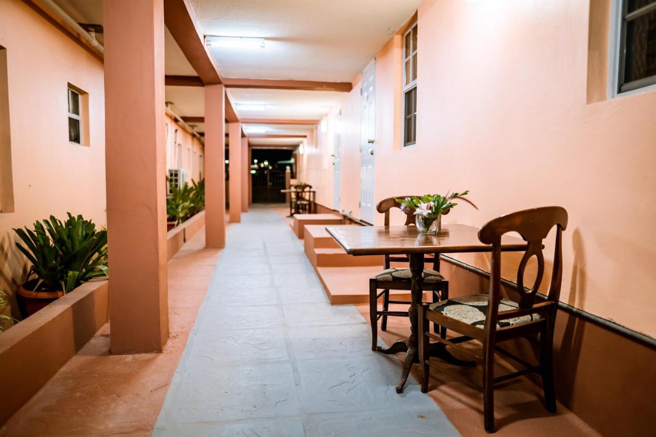 St. John's Connie'S Comfort Suites מראה חיצוני תמונה