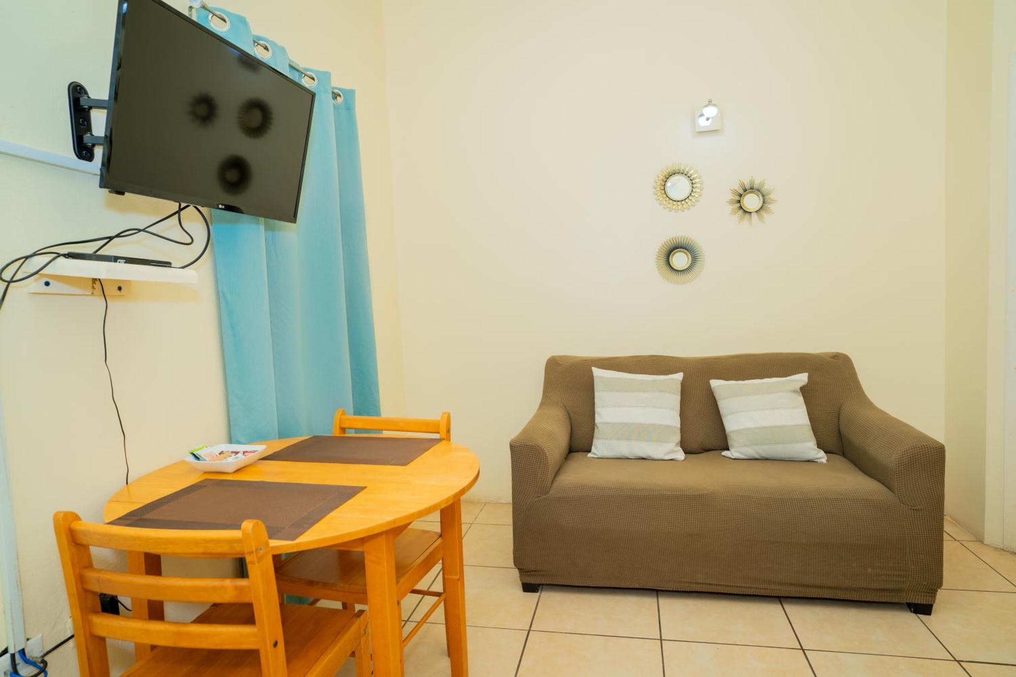 St. John's Connie'S Comfort Suites מראה חיצוני תמונה