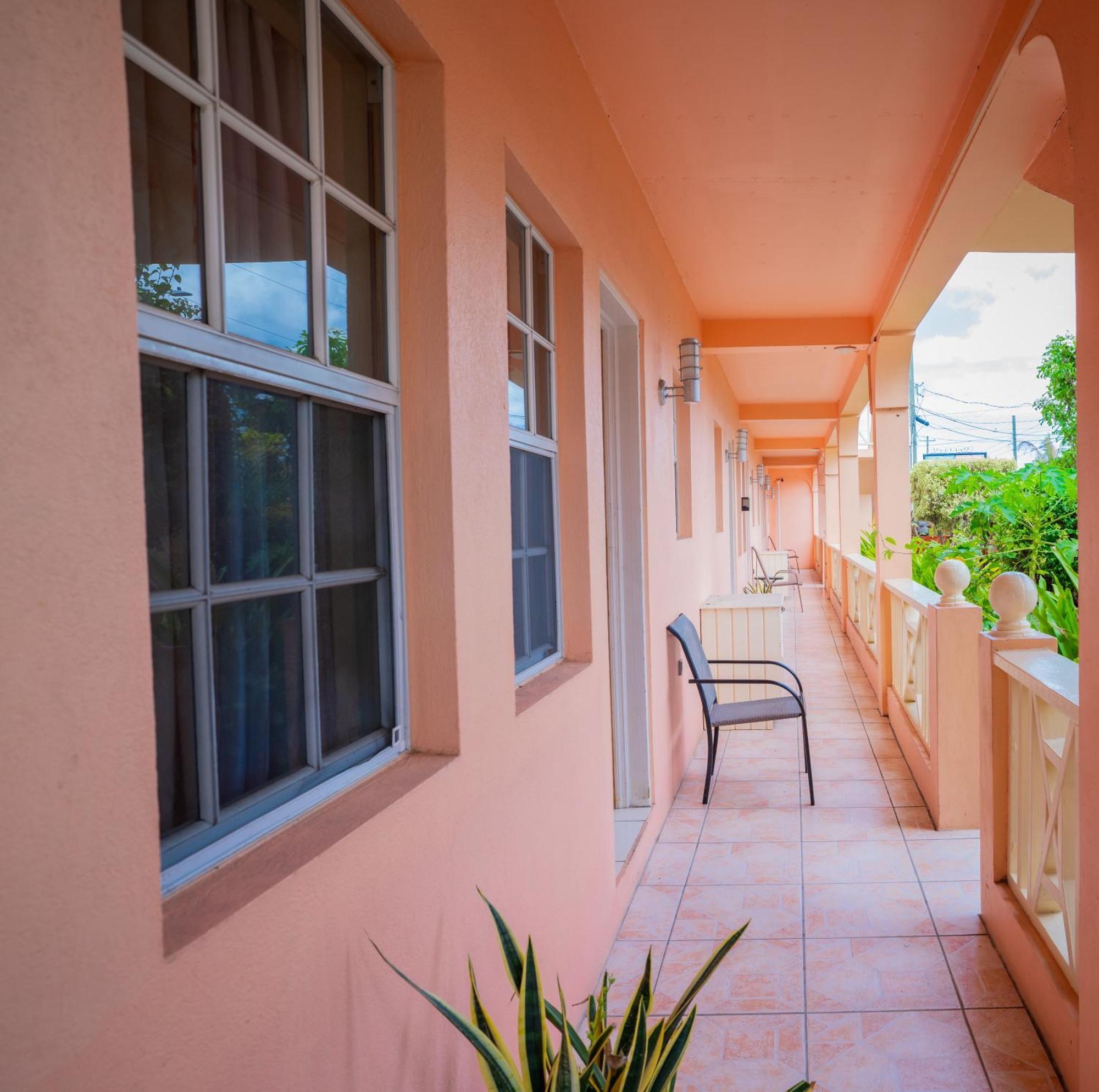 St. John's Connie'S Comfort Suites מראה חיצוני תמונה