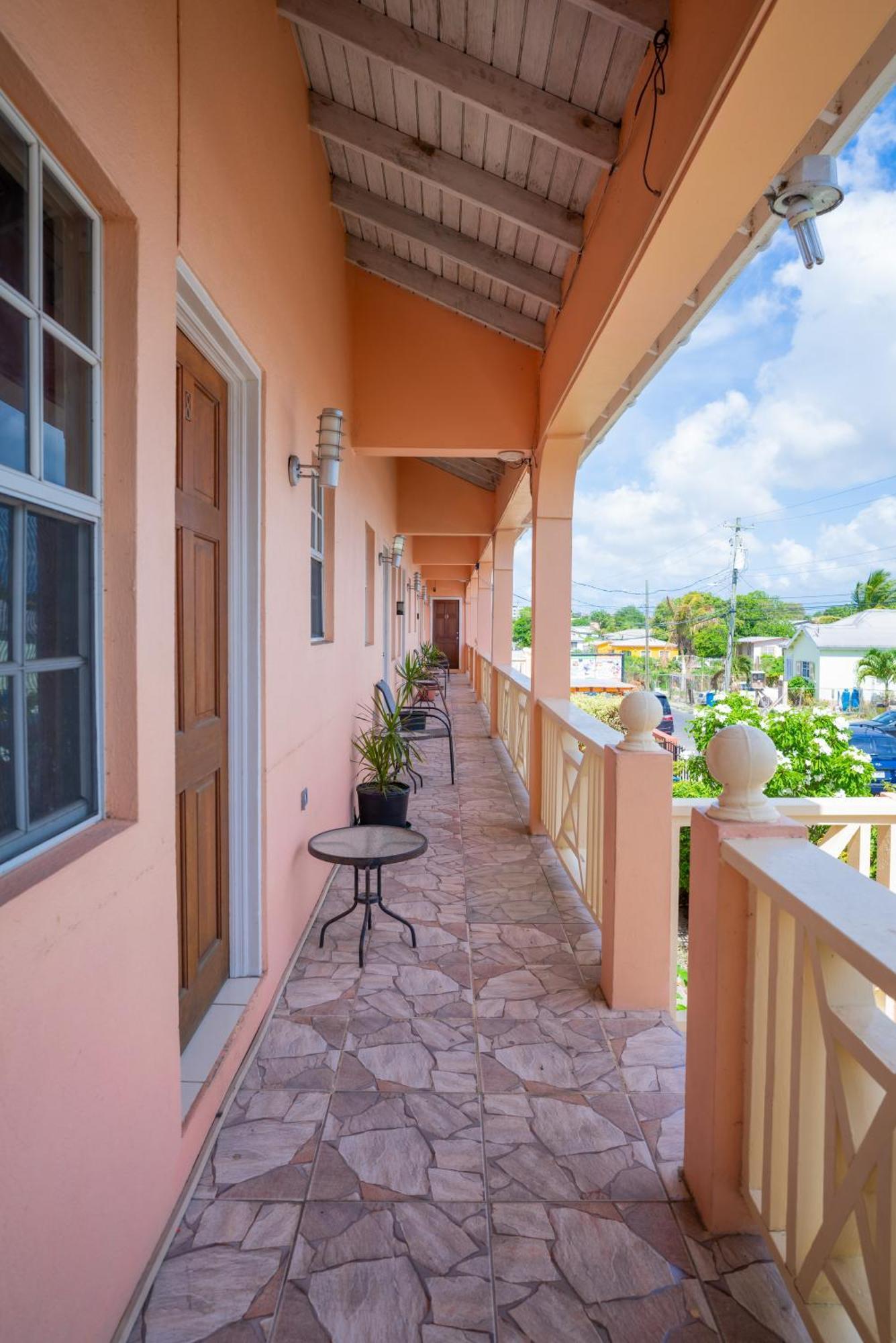 St. John's Connie'S Comfort Suites מראה חיצוני תמונה