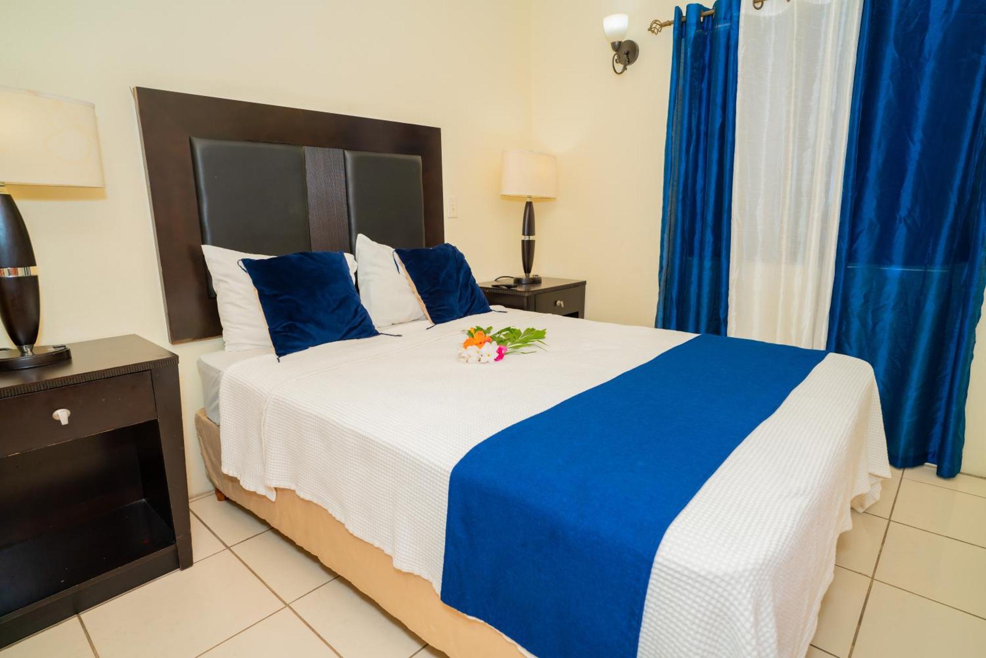 St. John's Connie'S Comfort Suites מראה חיצוני תמונה