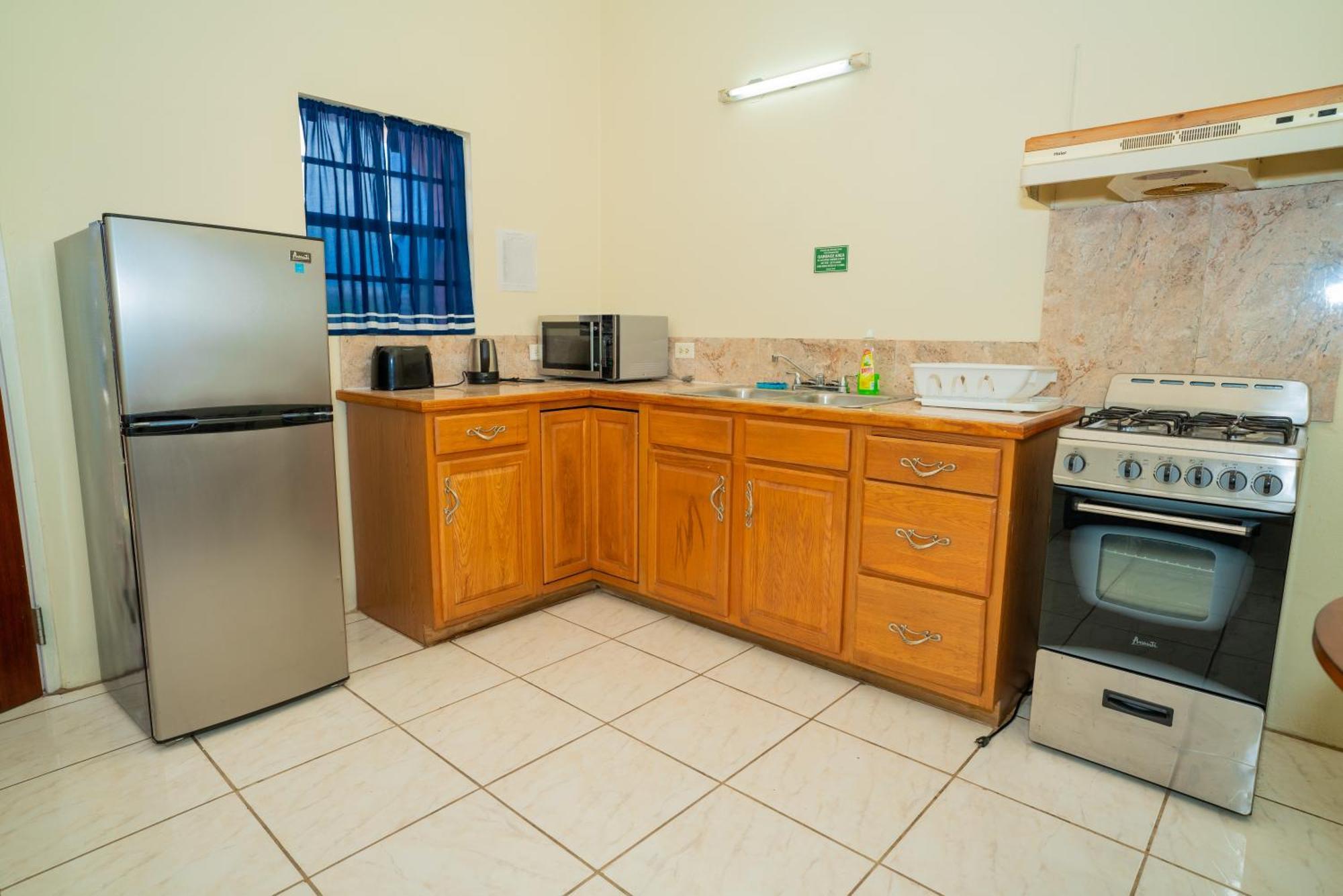 St. John's Connie'S Comfort Suites מראה חיצוני תמונה