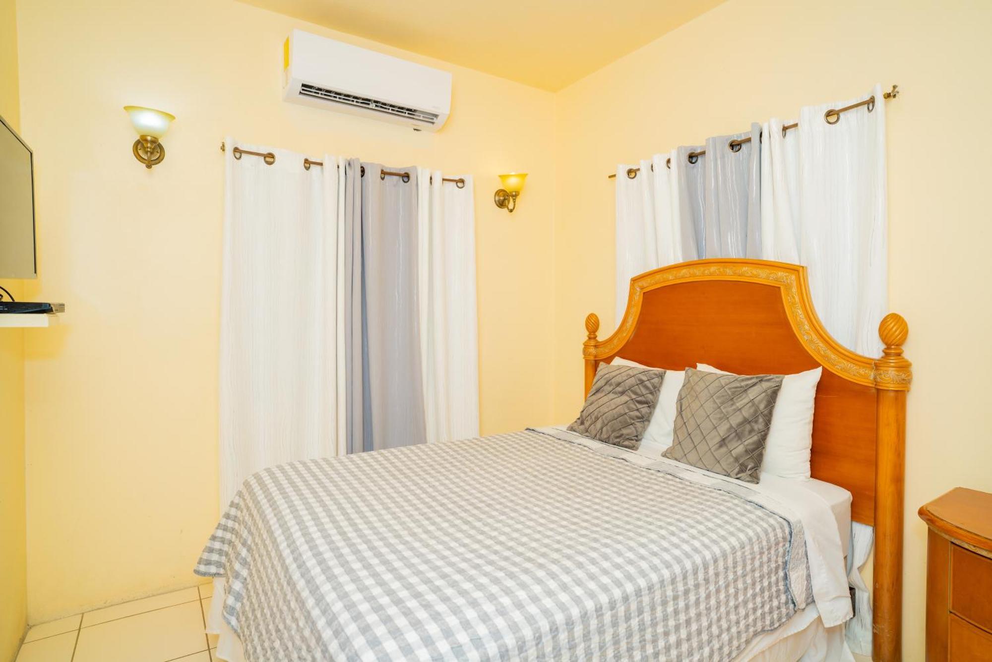 St. John's Connie'S Comfort Suites מראה חיצוני תמונה