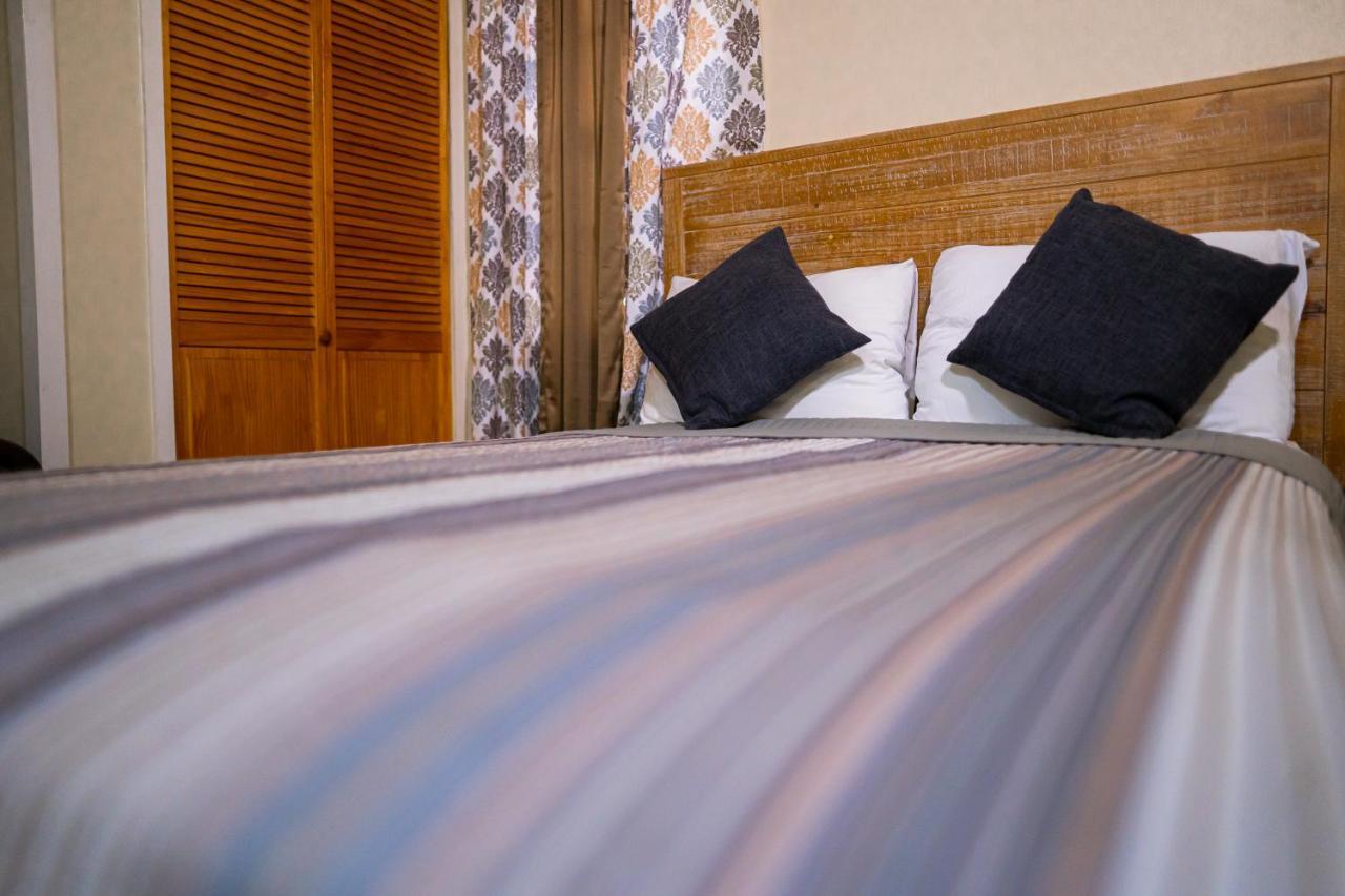 St. John's Connie'S Comfort Suites מראה חיצוני תמונה