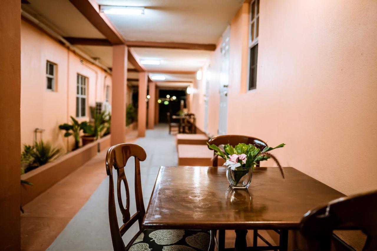 St. John's Connie'S Comfort Suites מראה חיצוני תמונה